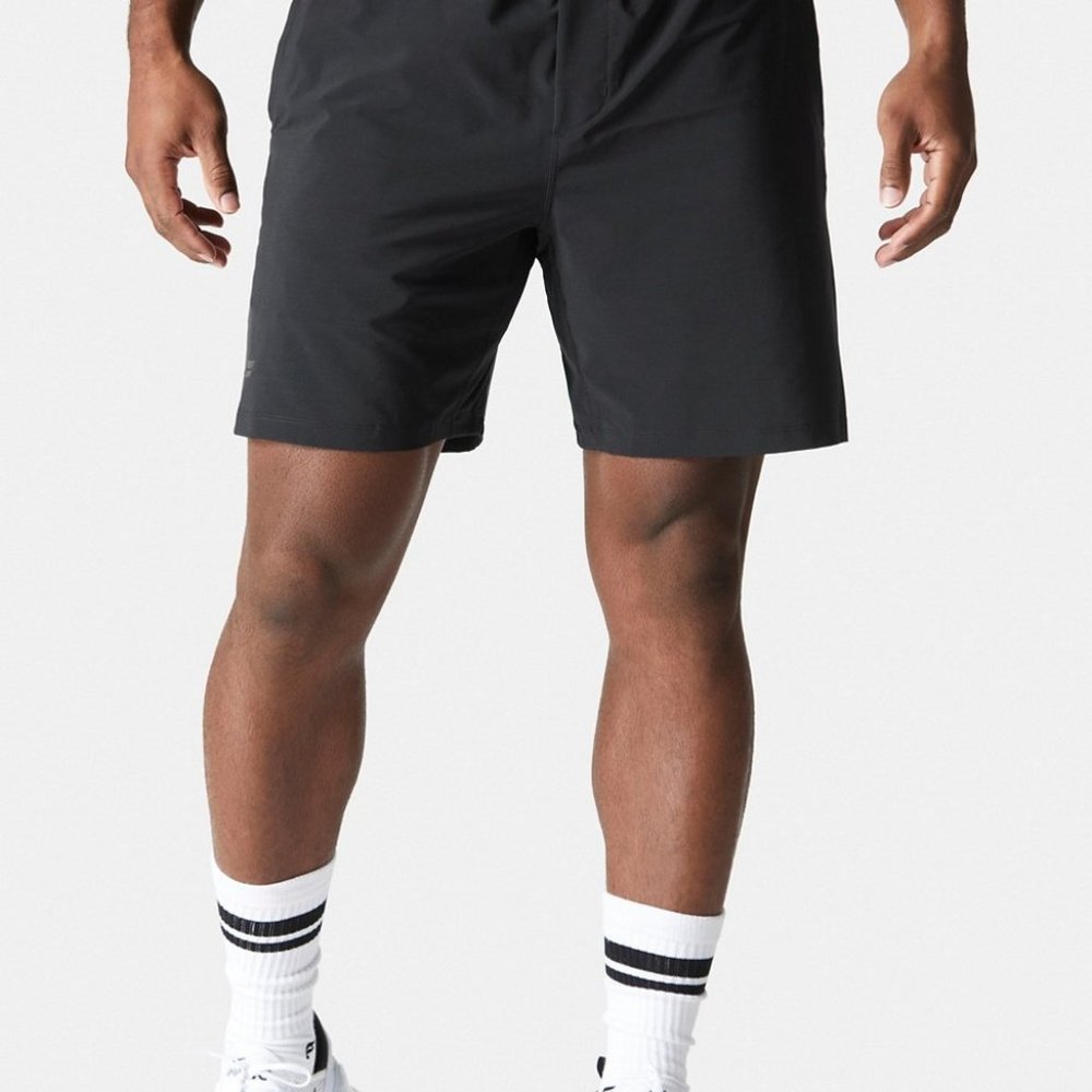 Brand New Fabletics Mens 7" franchise short Medium